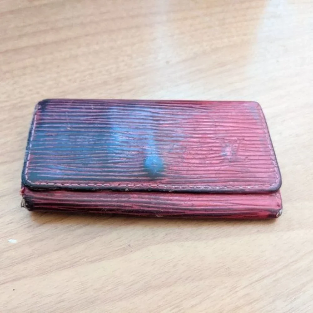Louis Vuitton Epi Key Holder/Wallet #512💥PRICE DROP💥